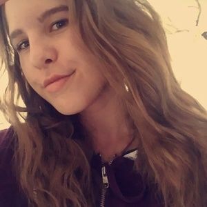 Meet your Posher, Hayli